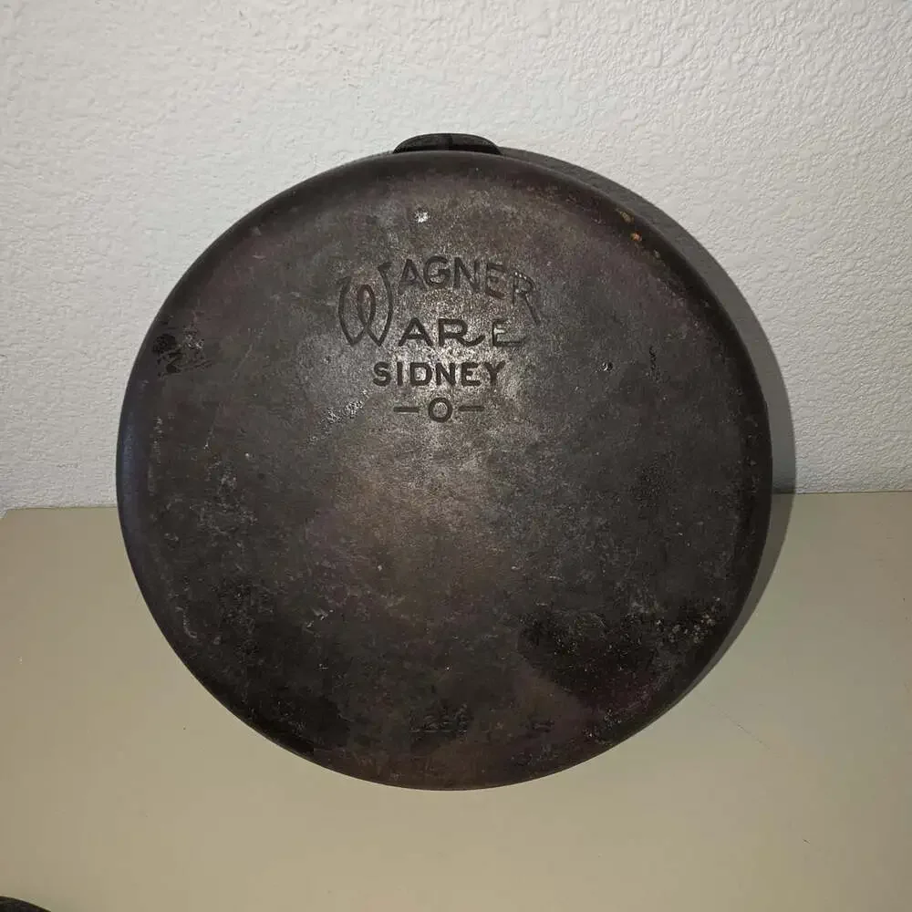Vintage Wagner Ware Sidney O Cast Iron Dutch Oven 1268D W/ Lid And Bail Handle!